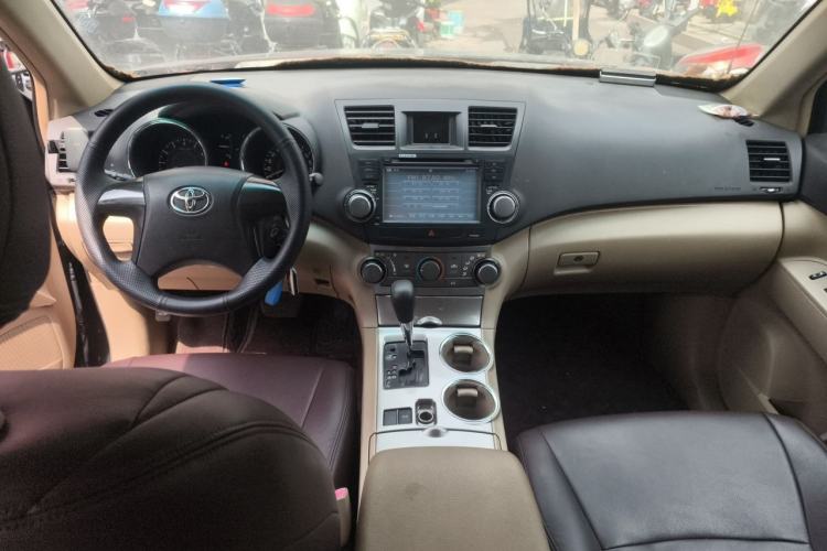Used Toyota Highlander 2012 2.7L 2WD 5-Seater Elite Edition Center Console