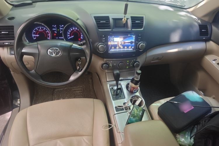 Used Toyota Highlander 2012 2.7L 2WD 5-Seater Elite Edition Center Console