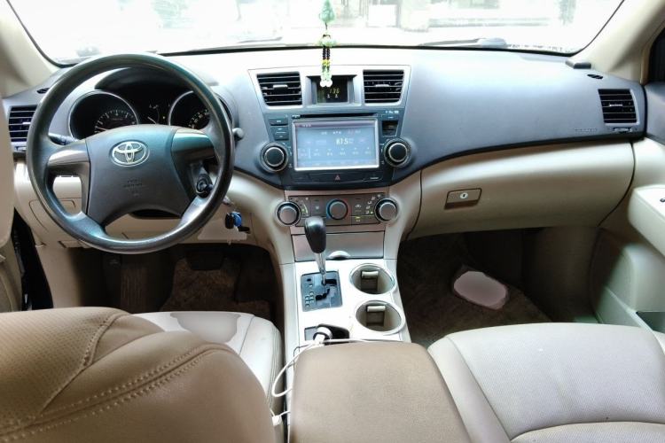 Used Toyota Highlander 2012 2.7L 2WD 5-Seater Elite Edition Center Console