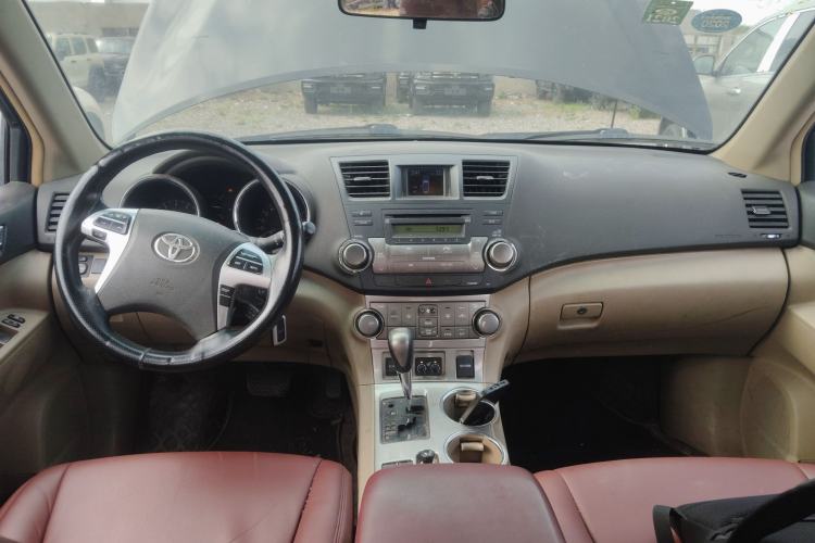 Used Toyota Highlander 2012 2.7L Two-Wheel Drive 7-Seater Luxury Edition Center Console