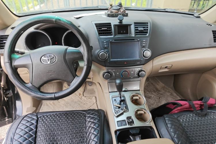 Used Toyota Highlander 2012 2.7L 2WD 5-Seater Elite Edition Center Console