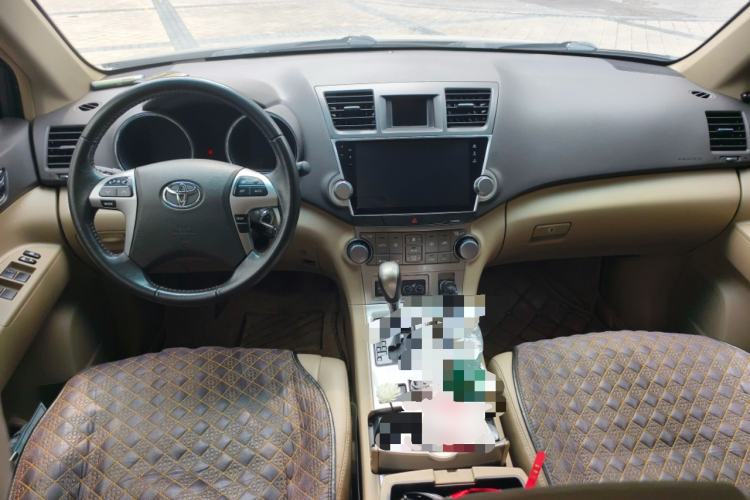 Used Toyota Highlander 2012 2.7L Two-Wheel Drive 7-Seater Luxury Edition Center Console
