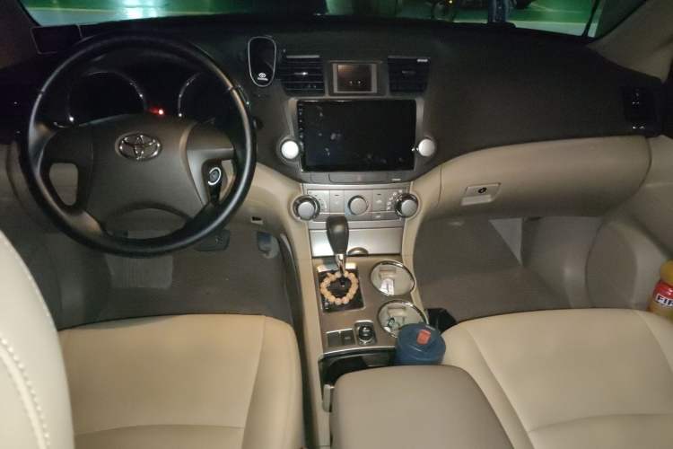 Used Toyota Highlander 2012 2.7L 2WD 5-Seater Elite Edition Center Console