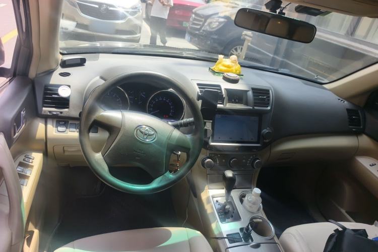 Used Toyota Highlander 2012 2.7L 2WD 5-Seater Elite Edition Center Console