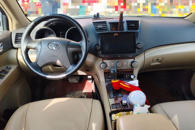 Used Toyota Highlander 2012 2.7L 2WD 5-Seater Elite Edition Center Console
