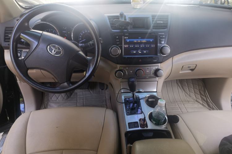 Used Toyota Highlander 2012 2.7L 2WD 5-Seater Elite Edition Center Console
