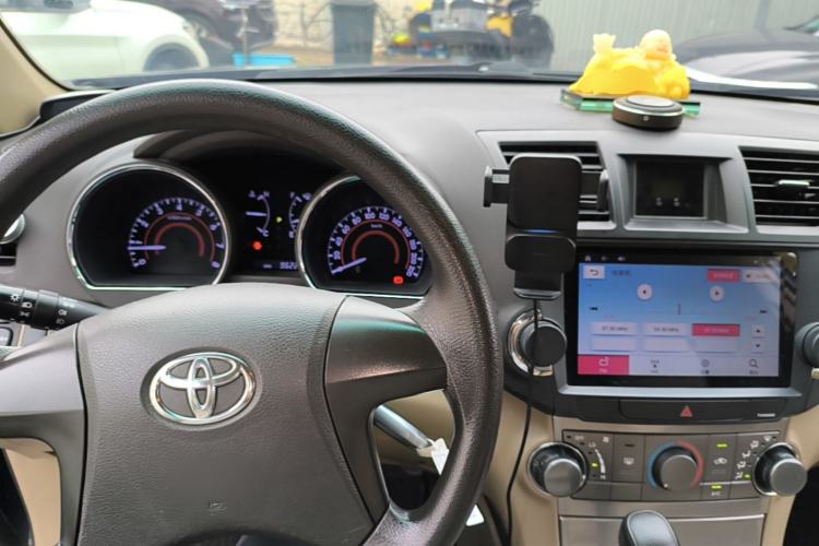 Used Toyota Highlander 2012 2.7L 2WD 5-Seater Elite Edition Center Console