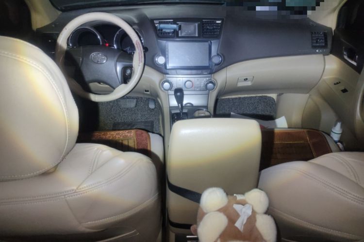 Used Toyota Highlander 2012 3.5L 4x4 7-Seater Elite Edition Center Console