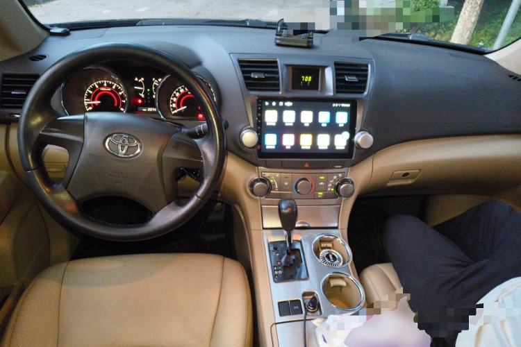 Used Toyota Highlander 2012 2.7L 2WD 5-Seater Elite Edition Center Console