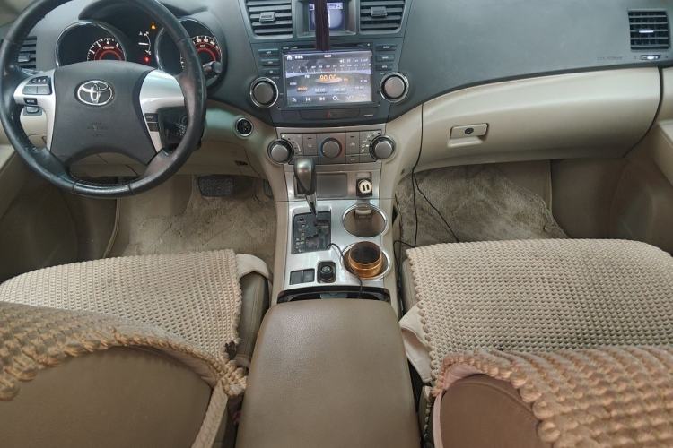 Used Toyota Highlander 2012 2.7L Two-Wheel Drive 5-Seater Sport Edition Center Console