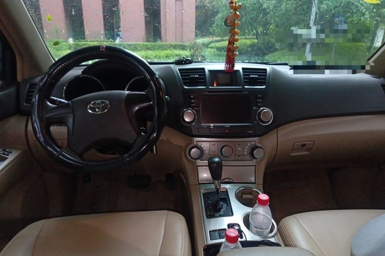 Used Toyota Highlander 2012 2.7L 2WD 5-Seater Elite Edition Center Console