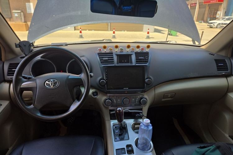 Used Toyota Highlander 2012 2.7L 2WD 5-Seater Elite Edition Center Console