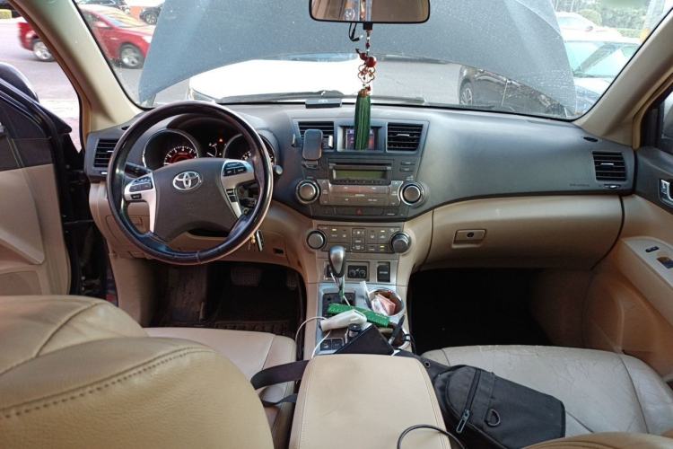 Used Toyota Highlander 2012 3.5L 4x4 7-Seater Luxury Edition Center Console