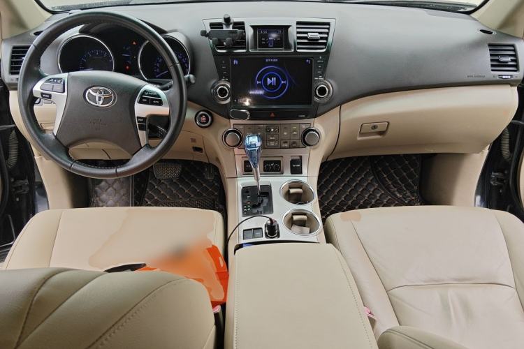 Used Toyota Highlander 2012 2.7L Two-Wheel Drive 7-Seater Luxury Edition Center Console