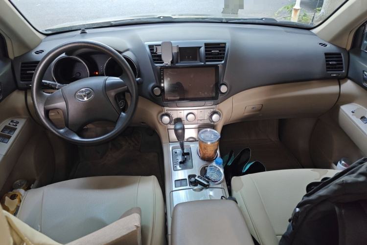Used Toyota Highlander 2012 2.7L 2WD 5-Seater Elite Edition Center Console