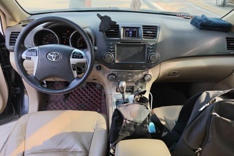 Used Toyota Highlander 2012 3.5L 4x4 7-Seater Luxury Edition Center Console