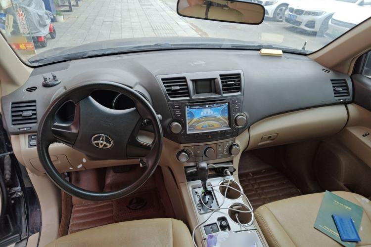 Used Toyota Highlander 2012 2.7L 2WD 5-Seater Elite Edition Center Console