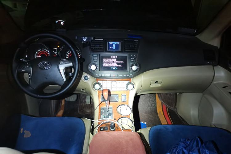 Used Toyota Highlander 2012 3.5L 4x4 7-Seater Ultimate Edition Center Console