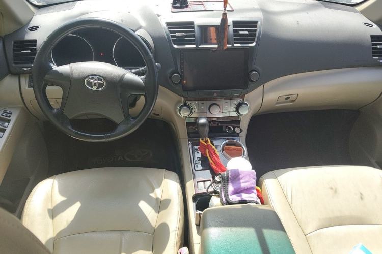 Used Toyota Highlander 2012 2.7L 2WD 5-Seater Elite Edition Center Console