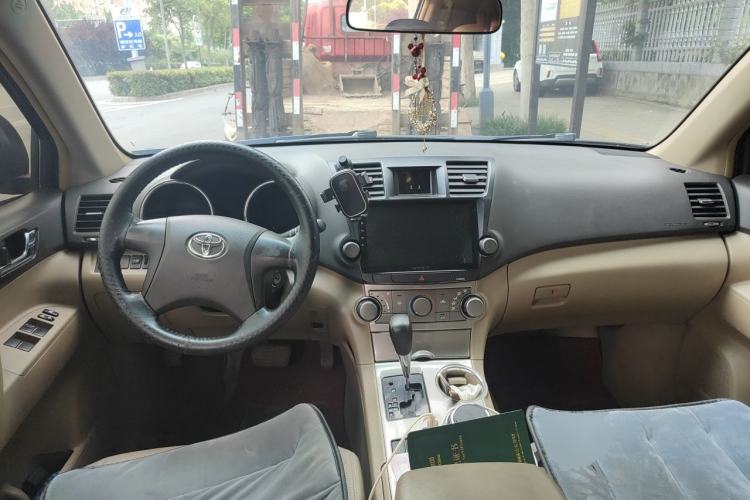 Used Toyota Highlander 2012 2.7L 2WD 5-Seater Elite Edition Center Console
