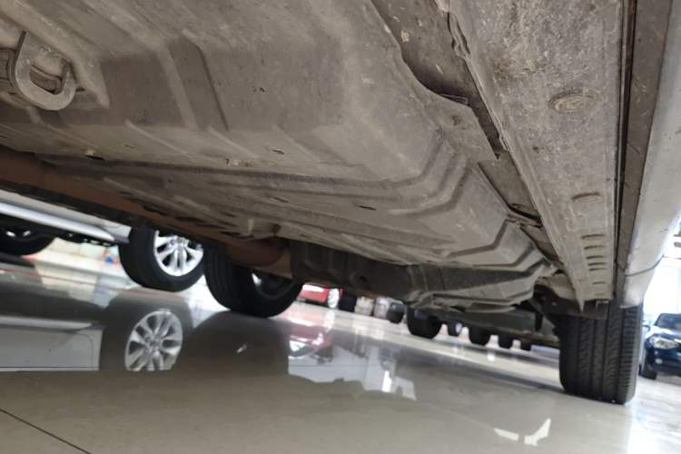 Used Toyota Highlander 2012 2.7L Two-Wheel Drive 7-Seater Luxury Edition Chassis Front Left