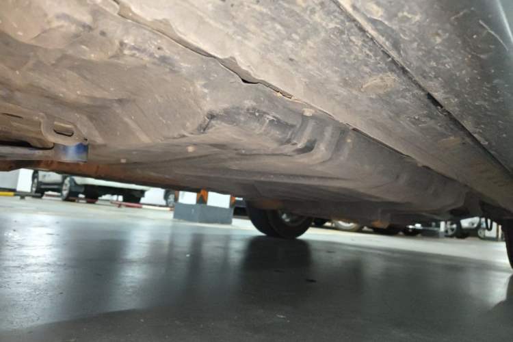 Used Toyota Highlander 2012 2.7L Two-Wheel Drive 7-Seater Luxury Edition Chassis Front Left