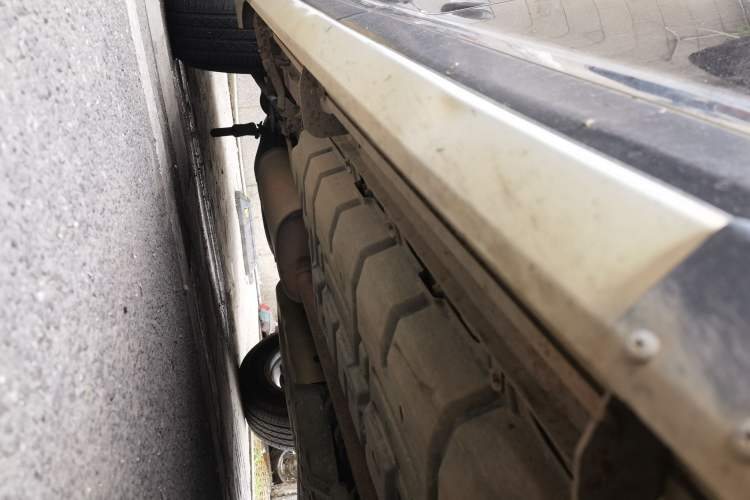 Used Toyota Highlander 2012 3.5L 4x4 7-Seater Elite Edition Chassis Front Right