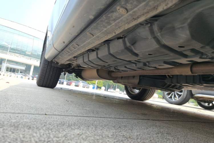 Used Toyota Highlander 2012 2.7L Two-Wheel Drive 7-Seater Luxury Edition Chassis Front Right
