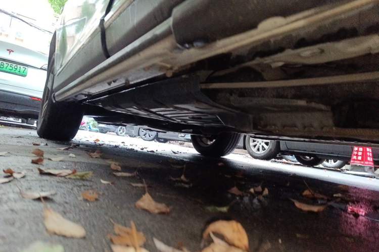 Used Toyota Highlander 2012 2.7L Two-Wheel Drive 7-Seater Luxury Edition Chassis Rear Left