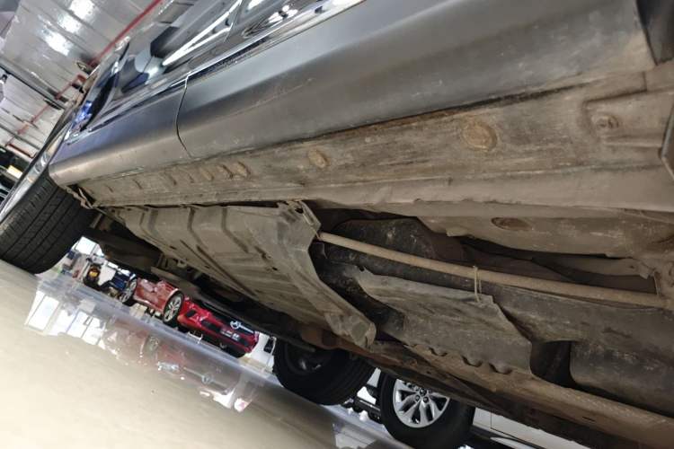 Used Toyota Highlander 2012 2.7L Two-Wheel Drive 7-Seater Luxury Edition Chassis Rear Left