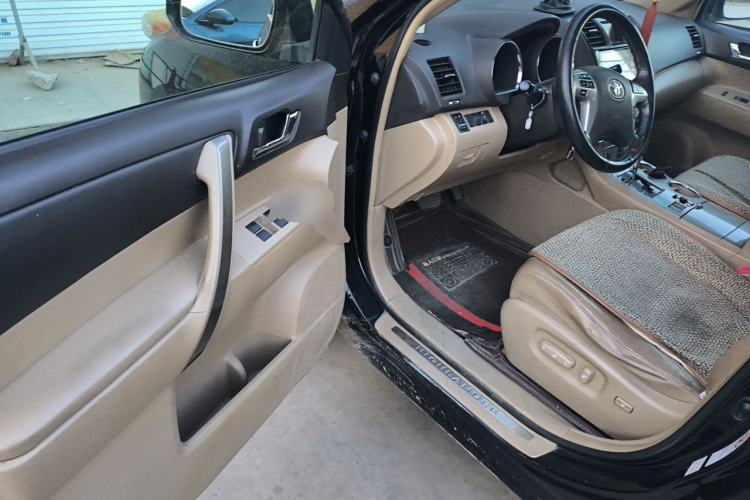 Used Toyota Highlander 2012 2.7L Two-Wheel Drive 7-Seater Luxury Edition Driver Seat