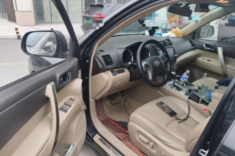Used Toyota Highlander 2012 2.7L Two-Wheel Drive 7-Seater Luxury Edition Driver Seat