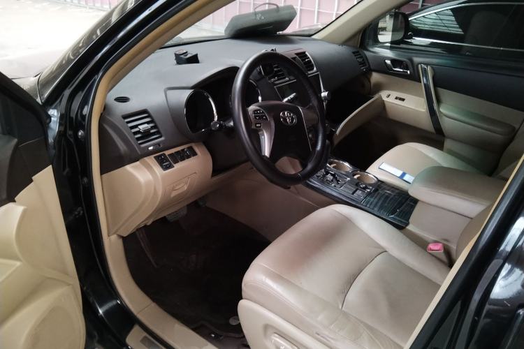 Used Toyota Highlander 2012 2.7L Two-Wheel Drive 5-Seater Sport Edition Driver Seat