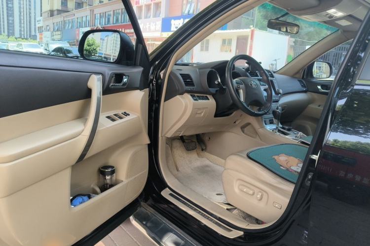 Used Toyota Highlander 2012 2.7L Two-Wheel Drive 7-Seater Luxury Navigation Edition Driver Seat