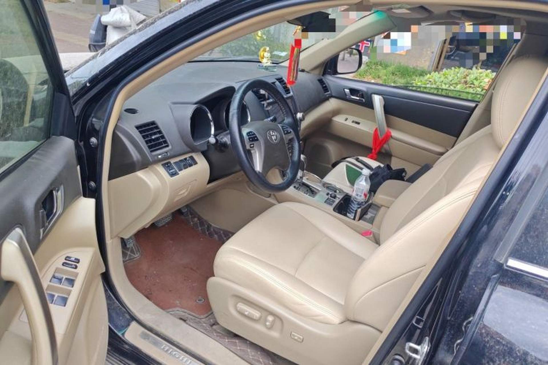 Used Toyota Highlander 2012 2.7L Two-Wheel Drive 7-Seater Luxury Edition Driver Seat