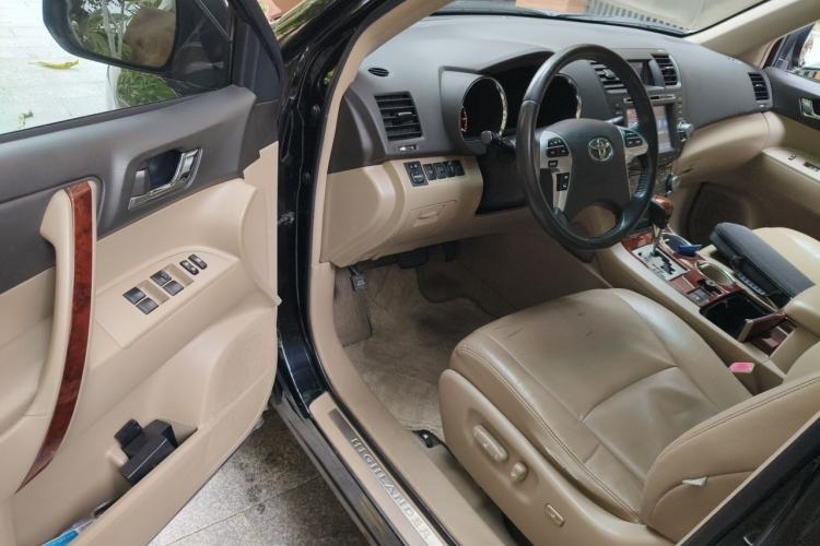 Used Toyota Highlander 2012 3.5L 4x4 7-Seater Ultimate Edition Driver Seat