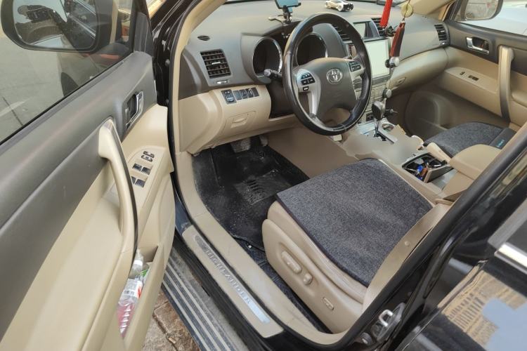 Used Toyota Highlander 2012 2.7L Two-Wheel Drive 7-Seater Luxury Edition Driver Seat