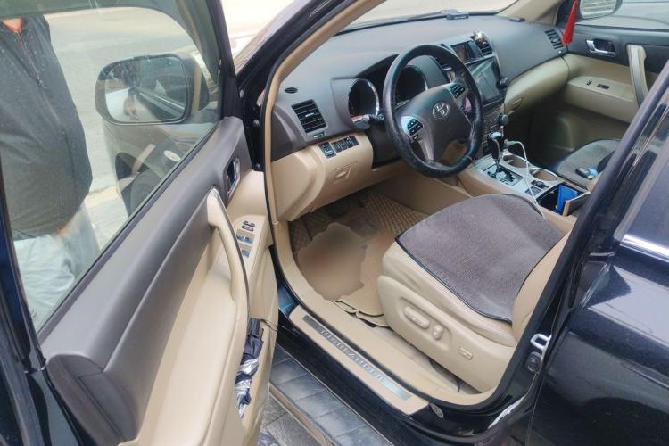 Used Toyota Highlander 2012 2.7L Two-Wheel Drive 7-Seater Luxury Navigation Edition Driver Seat