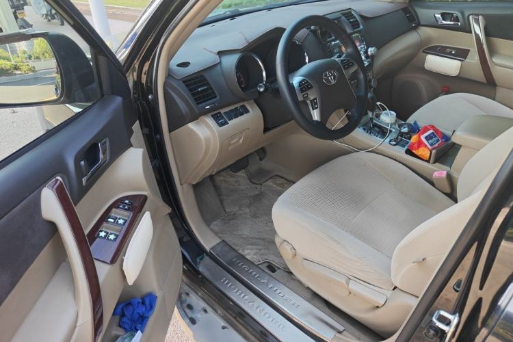 Used Toyota Highlander 2012 2.7L Two-Wheel Drive 7-Seater Elite Edition Driver Seat