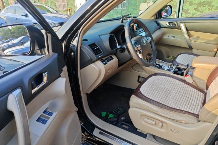 Used Toyota Highlander 2012 2.7L Two-Wheel Drive 7-Seater Luxury Navigation Edition Driver Seat