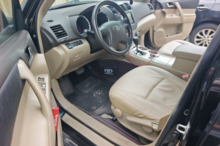 Used Toyota Highlander 2012 2.7L Two-Wheel Drive 7-Seater Elite Edition Driver Seat