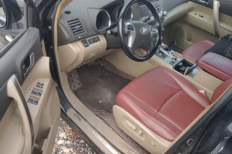 Used Toyota Highlander 2012 2.7L Two-Wheel Drive 7-Seater Luxury Edition Driver Seat