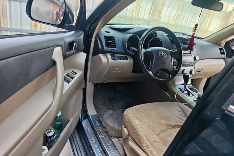 Used Toyota Highlander 2012 3.5L 4x4 7-Seater Elite Edition Driver Seat