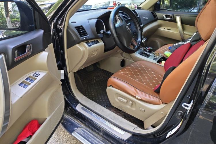 Used Toyota Highlander 2012 2.7L Two-Wheel Drive 7-Seater Luxury Edition Driver Seat