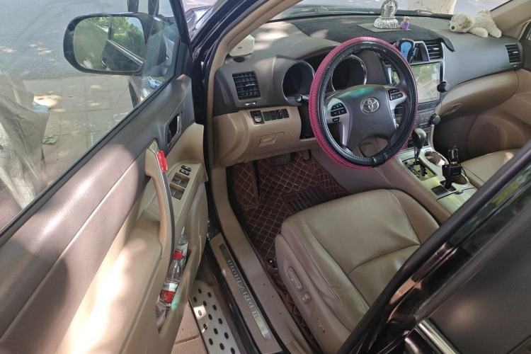 Used Toyota Highlander 2012 2.7L Two-Wheel Drive 7-Seater Luxury Edition Driver Seat