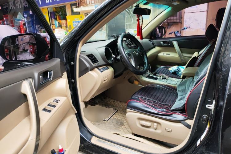 Used Toyota Highlander 2012 2.7L Two-Wheel Drive 7-Seater Luxury Edition Driver Seat