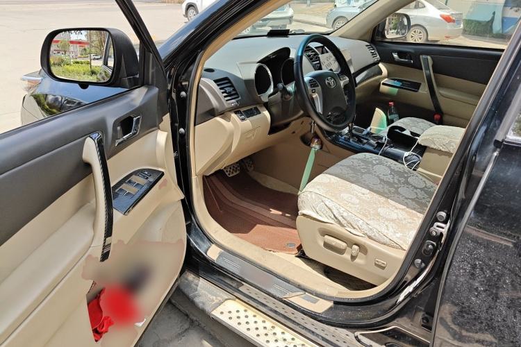 Used Toyota Highlander 2012 2.7L Two-Wheel Drive 7-Seater Luxury Edition Driver Seat