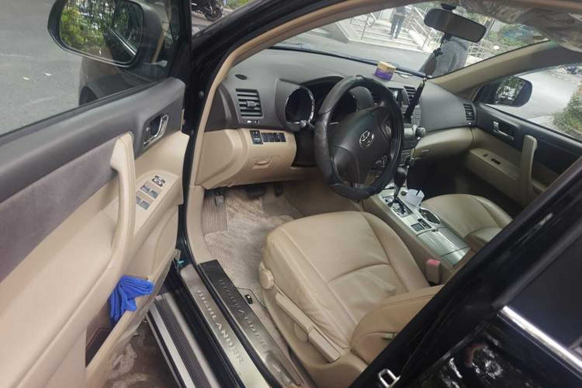 Used Toyota Highlander 2012 2.7L Two-Wheel Drive 7-Seater Elite Edition Driver Seat