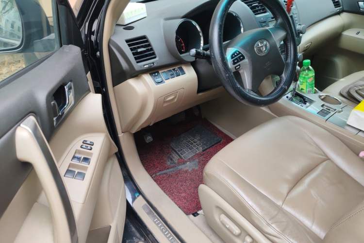 Used Toyota Highlander 2012 2.7L Two-Wheel Drive 5-Seater Sport Edition Driver Seat