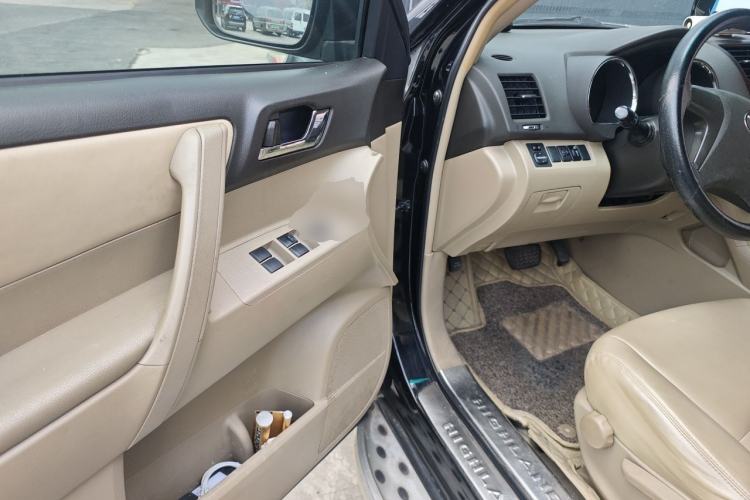 Used Toyota Highlander 2012 2.7L Two-Wheel Drive 7-Seater Elite Edition Driver Seat